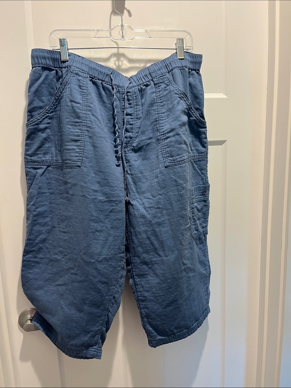 Gloria Vanderbilt Women's Cropped Drawstring Pants in Denim Blue